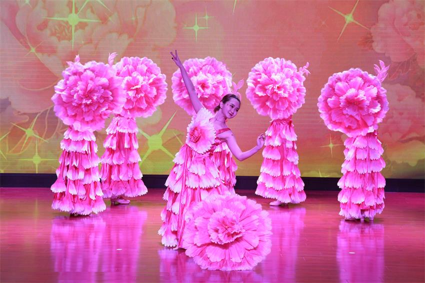 广发手机网2019年度工作动员大会---舞蹈《花开树恩》