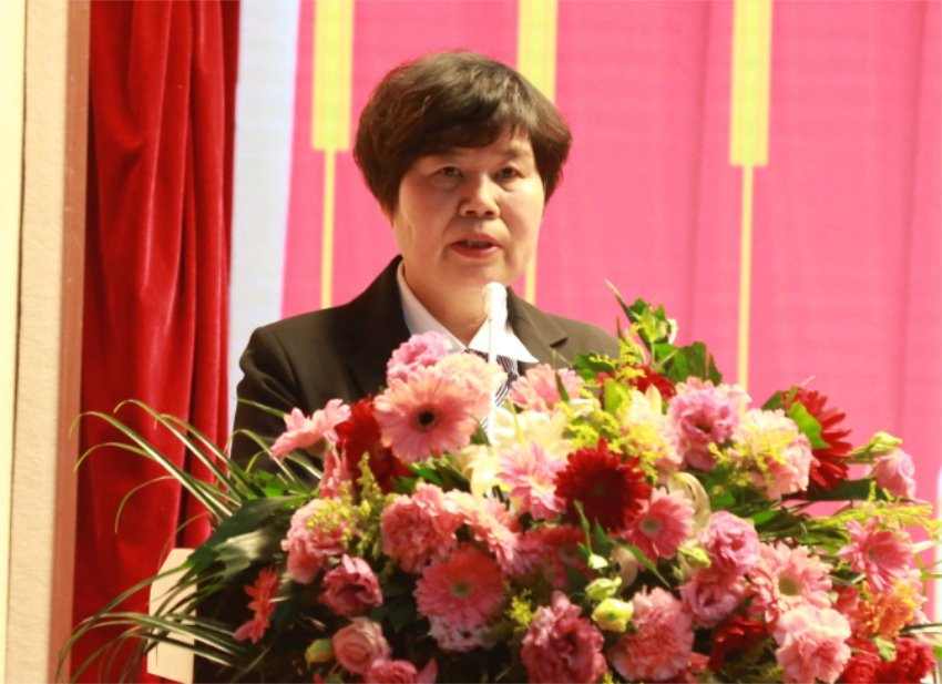 广发手机网第一届党委班子选举大会---徐州市树恩中学总校长薛淑萍同志致开幕辞